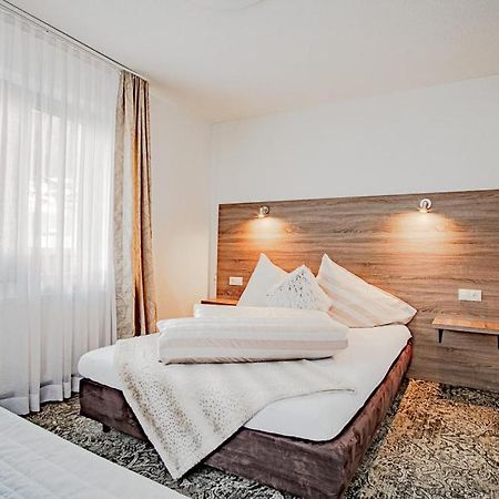 Apartments Leszek Elis 141 Зе Екстер'єр фото